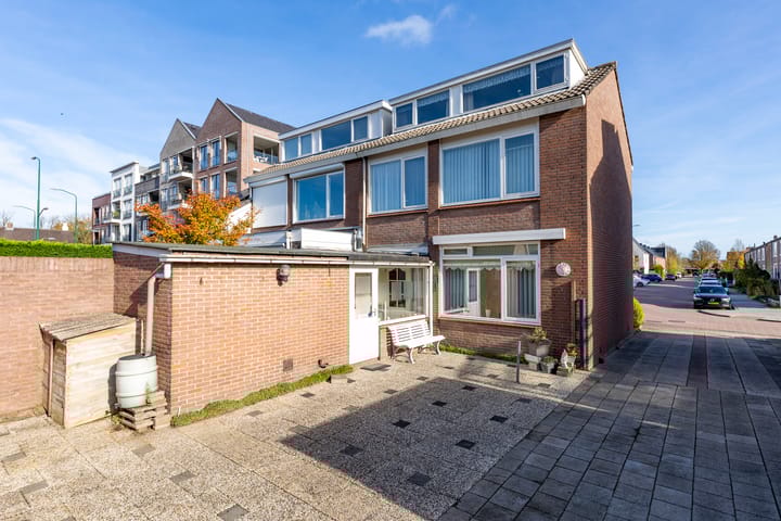 Foto 43 van Meeuwenlaan 61