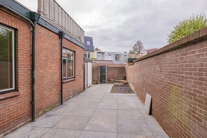 Photo 4 of Huygensstraat 10