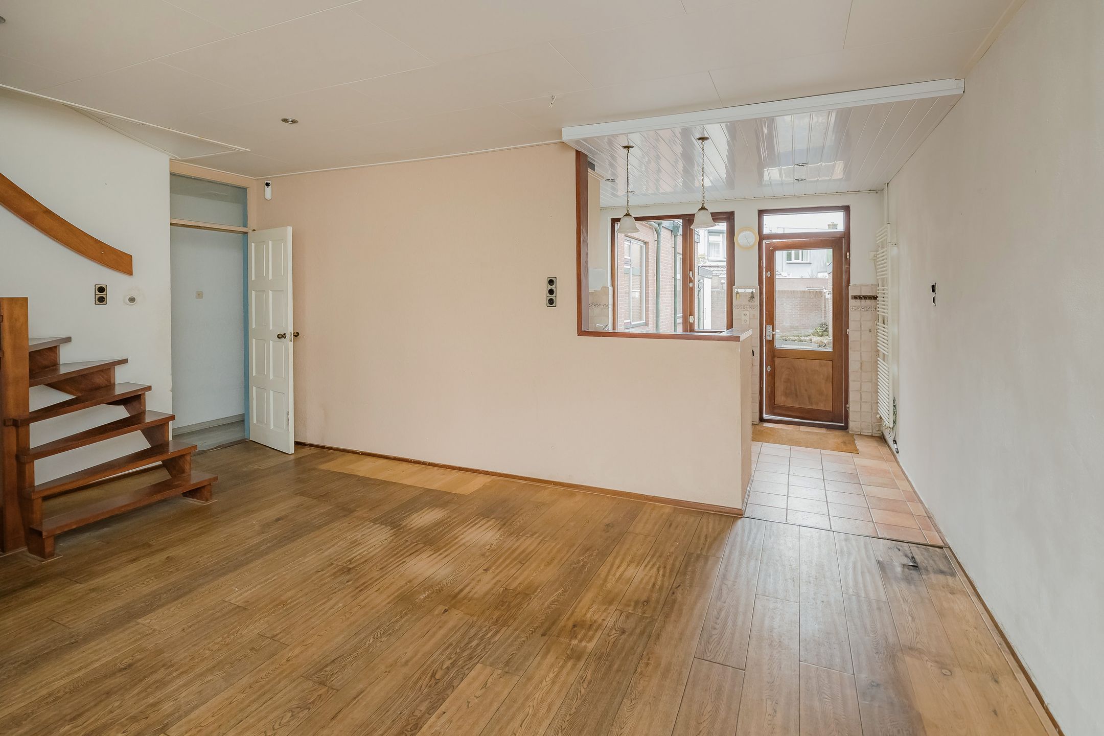 Photo 6 of Huygensstraat 10