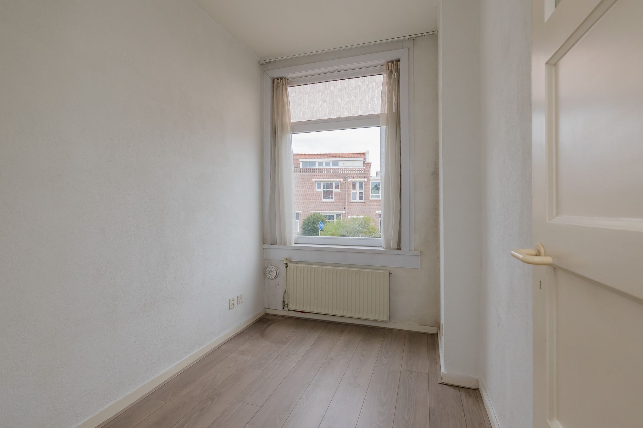 Photo 18 of Huygensstraat 10