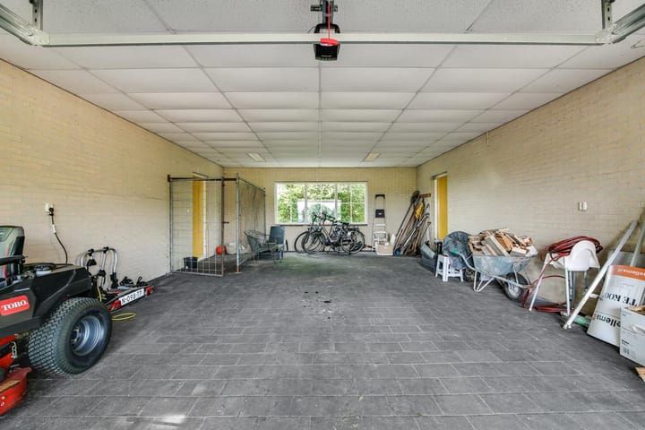 Photo 45 of Elleboogsvaart 13-A