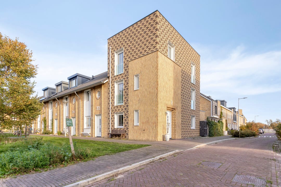 Foto 1 van Veenbesstraat 1