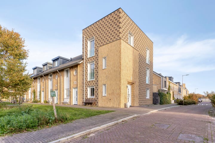 Foto 1 van Veenbesstraat 1