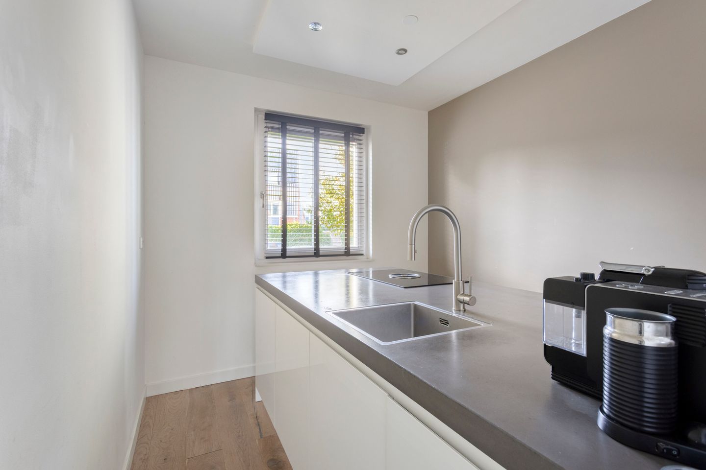 Foto 10 van Veenbesstraat 1