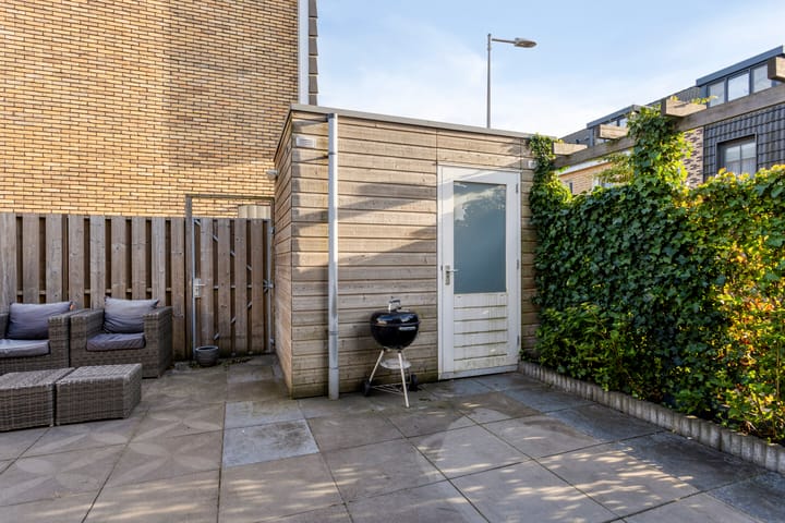 Foto 35 van Veenbesstraat 1