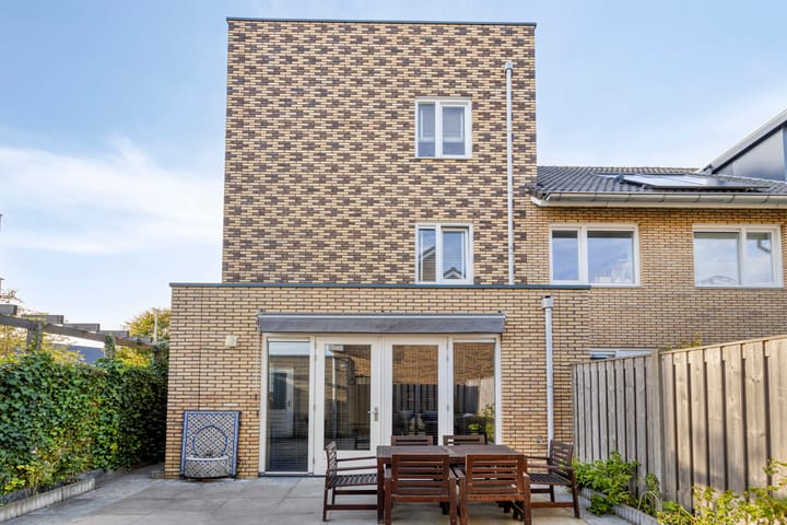 Foto 37 van Veenbesstraat 1