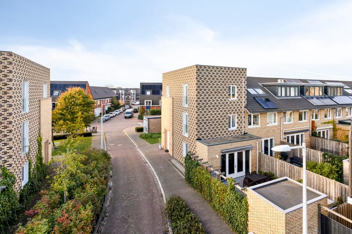 Foto 40 van Veenbesstraat 1