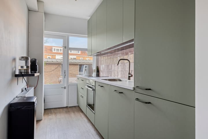 Photo 16 of Witte de Withstraat 25