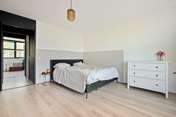 Photo 16 of Senecastraat 13