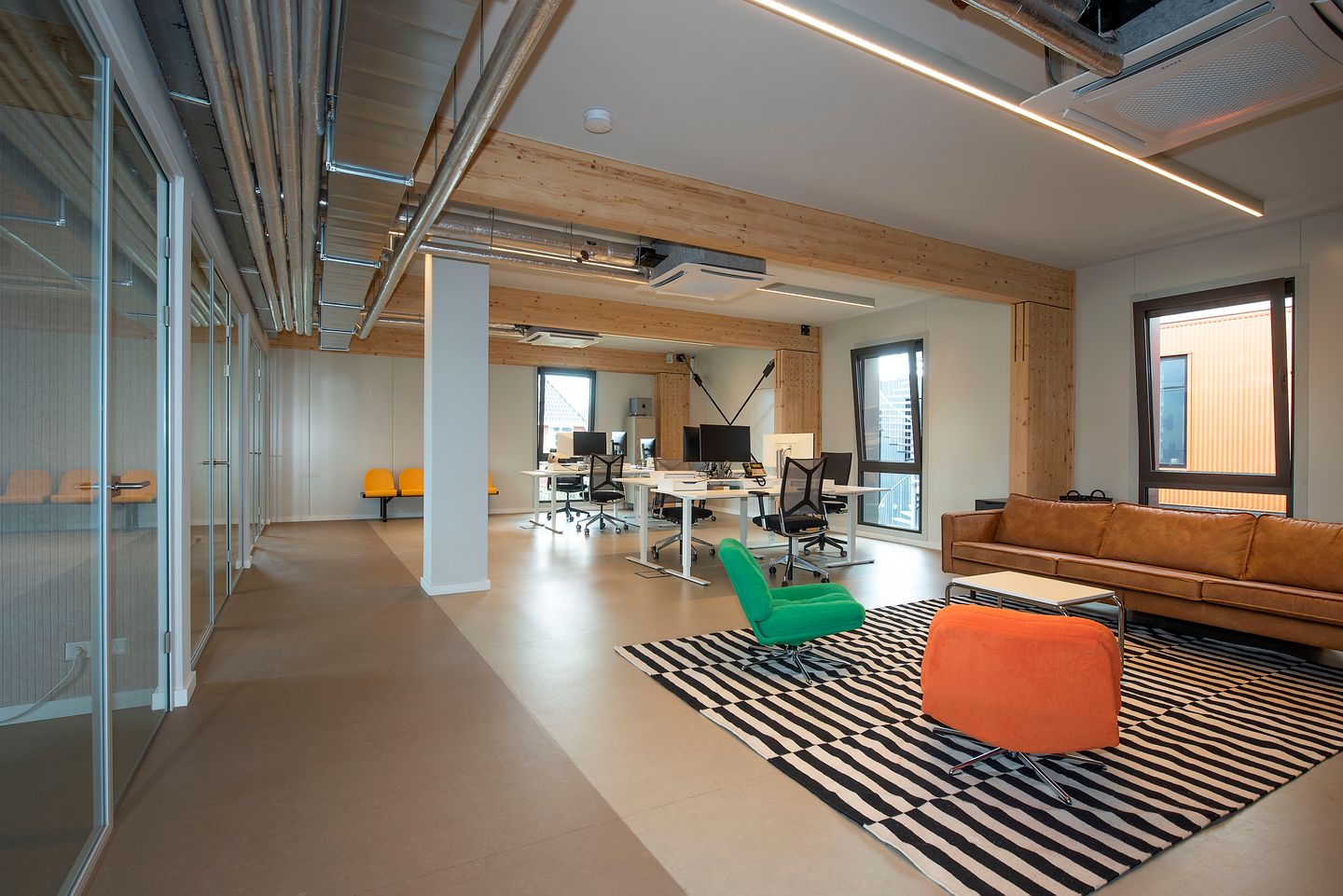 View photo 3 of Moutlaan 38