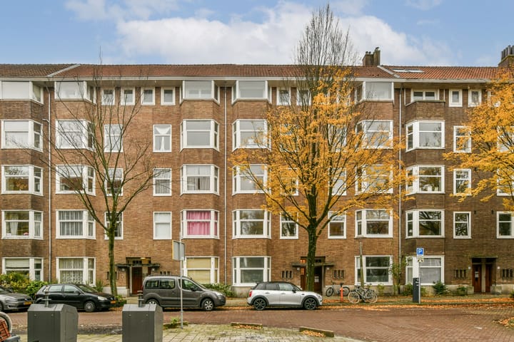 Photo 2 of Antillenstraat 15-1