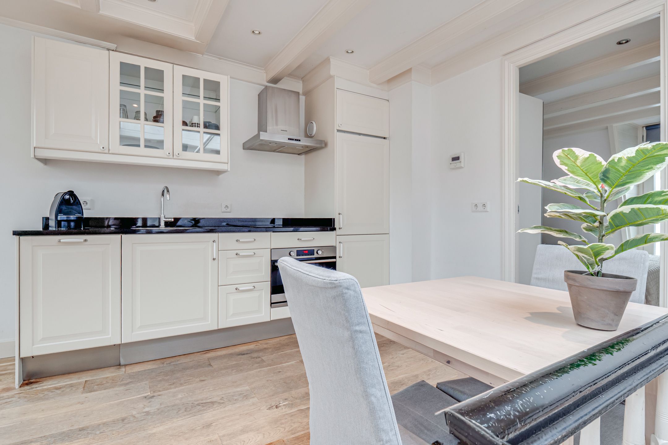 Photo 9 of Leidsekruisstraat 19-4