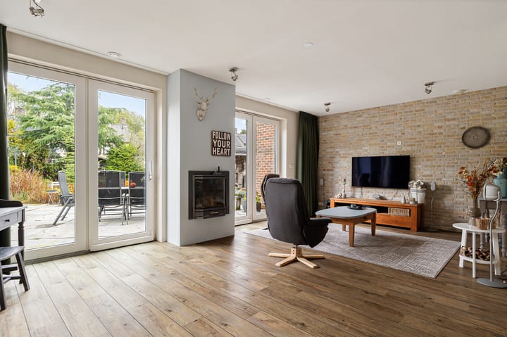 Photo 2 of Bisschopsstraat 7