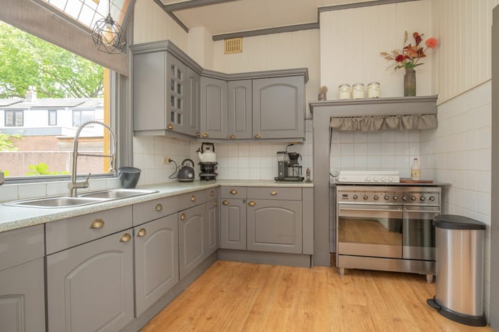 Photo 9 of Middenstraat 36