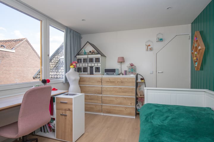 Photo 16 of Middenstraat 36