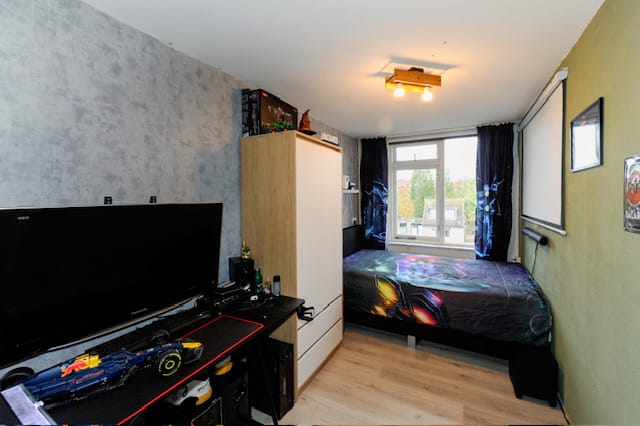 Photo 21 of Georges Bizetstraat 69