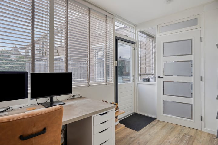 Photo 15 of Schuitvlotstraat 76