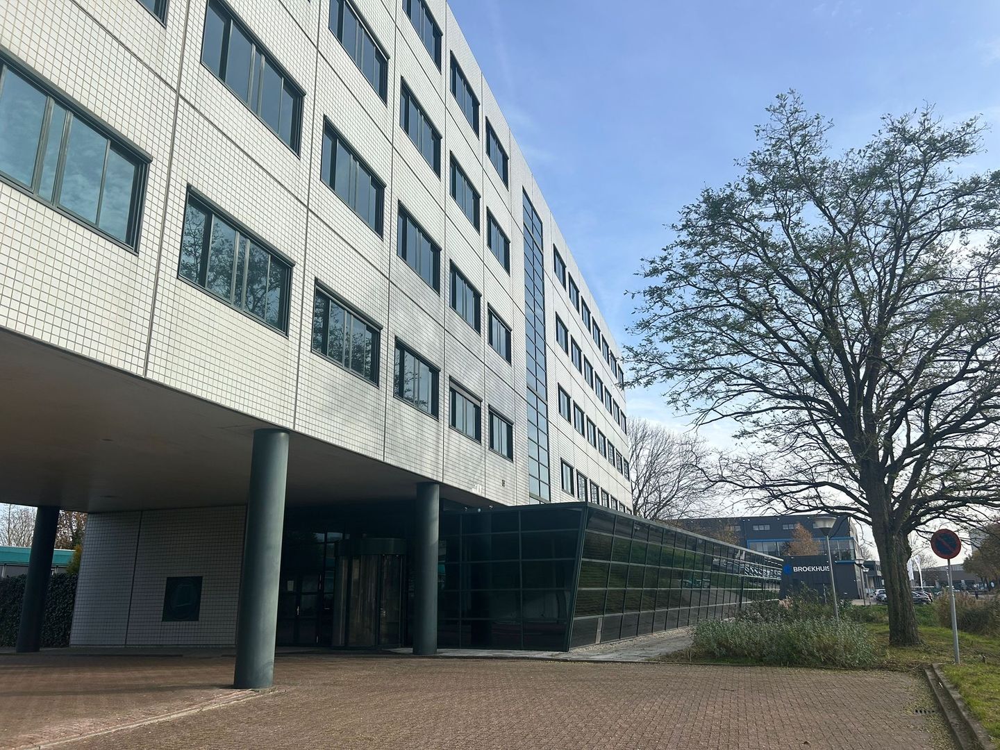 Bekijk foto 2 van Maarssenbroeksedijk 2