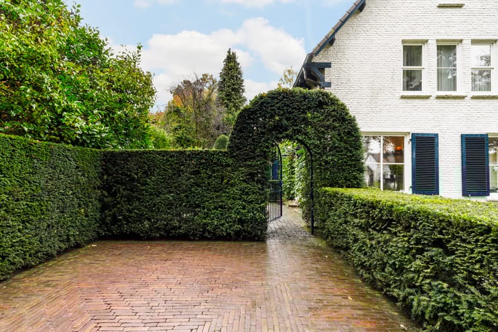 Foto 8 van van Brederodelaan 5