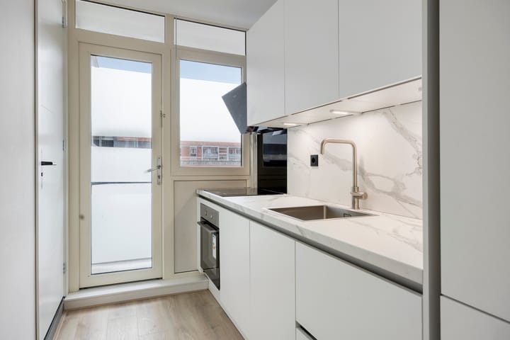 Foto 11 van Derkinderenstraat 55-2