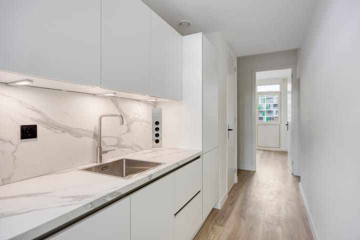 Foto 12 van Derkinderenstraat 55-2