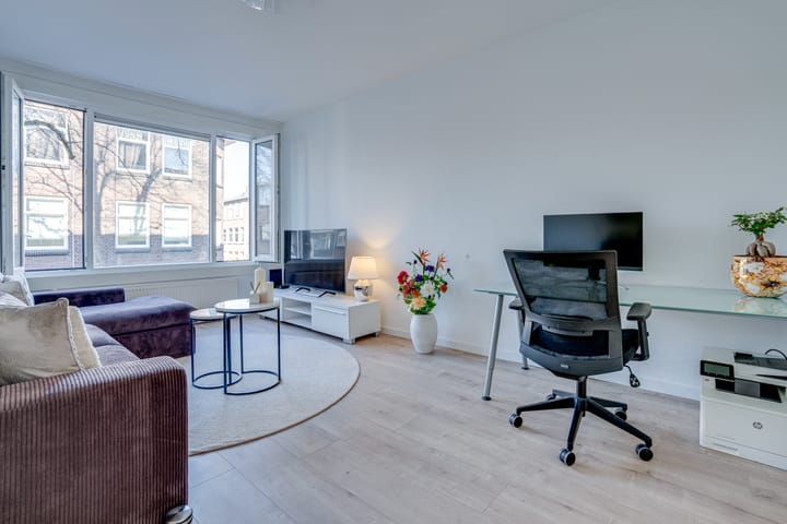 Photo 4 of Muiderbergsestraat 24