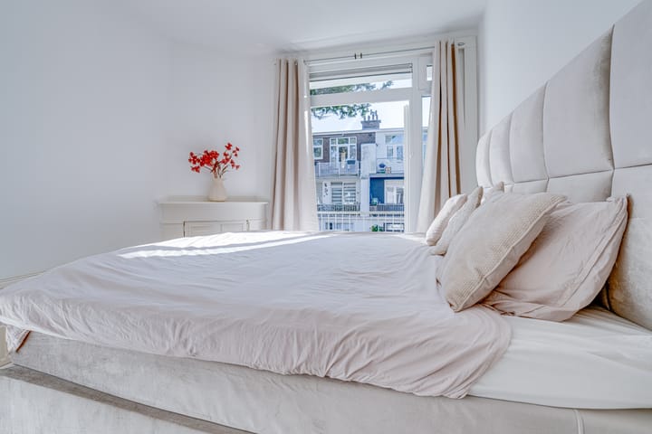 Photo 6 of Muiderbergsestraat 24