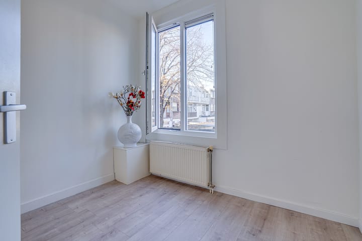 Photo 10 of Muiderbergsestraat 24