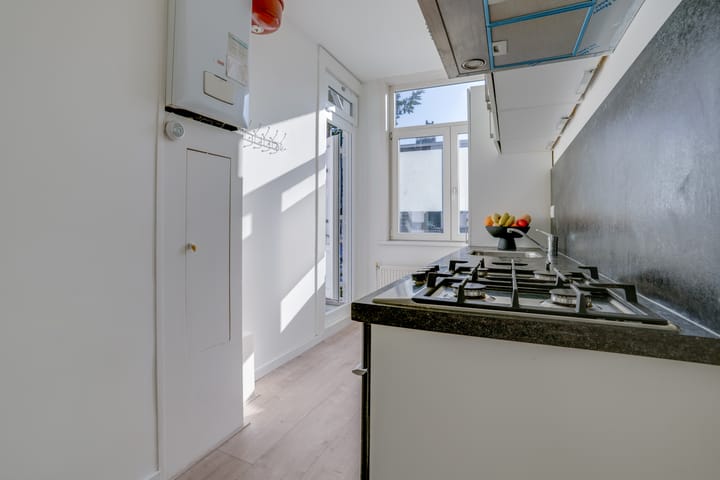 Photo 15 of Muiderbergsestraat 24