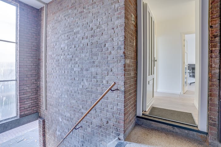 Photo 20 of Muiderbergsestraat 24