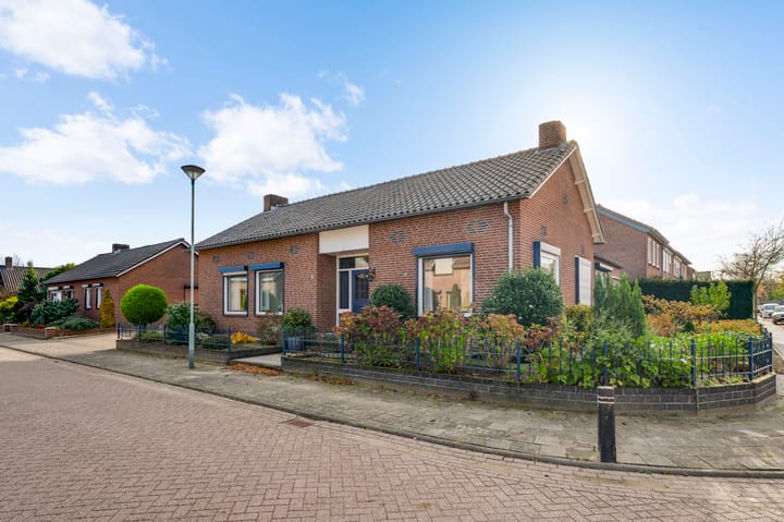 Photo 3 of Johan Hofmanstraat 8