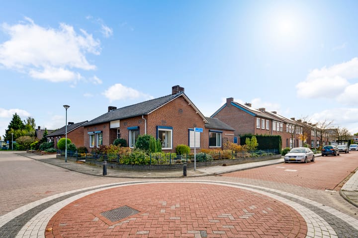 Photo 4 of Johan Hofmanstraat 8