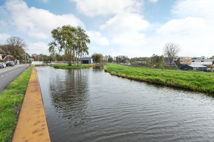 Photo 3 of Oosteinderweg 569