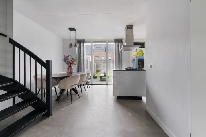 Photo 14 of Monseigneur Völkerstraat 33