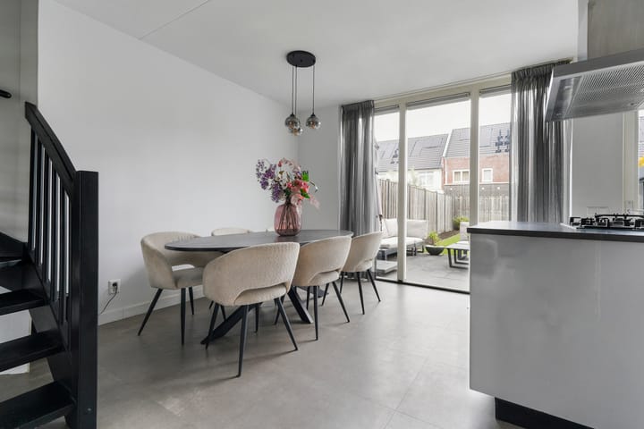 Photo 16 of Monseigneur Völkerstraat 33