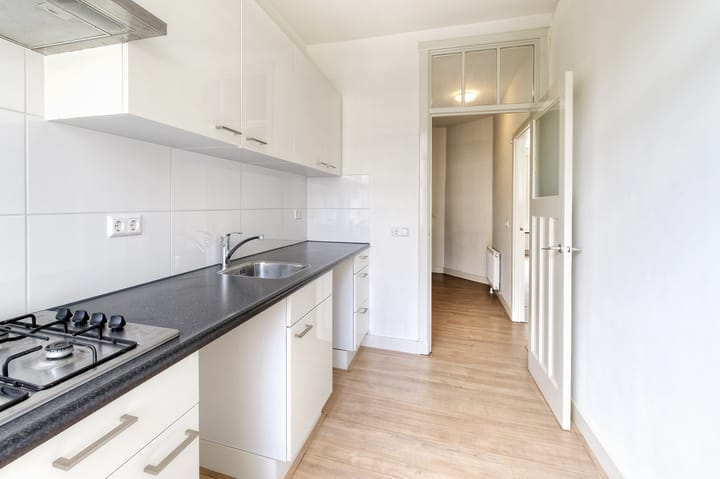 Photo 10 of Johann Keplerstraat 13-1