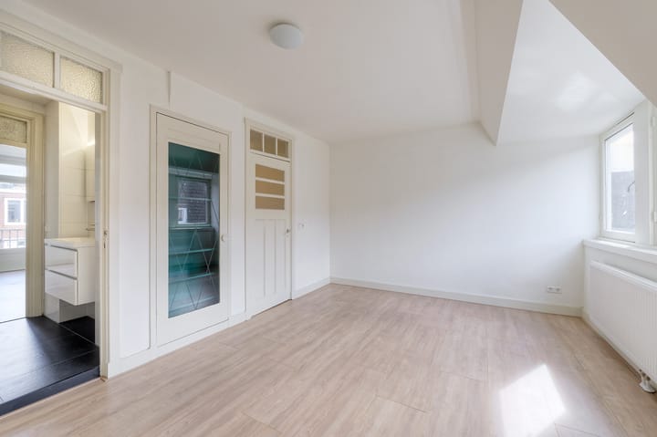 Photo 15 of Johann Keplerstraat 13-1