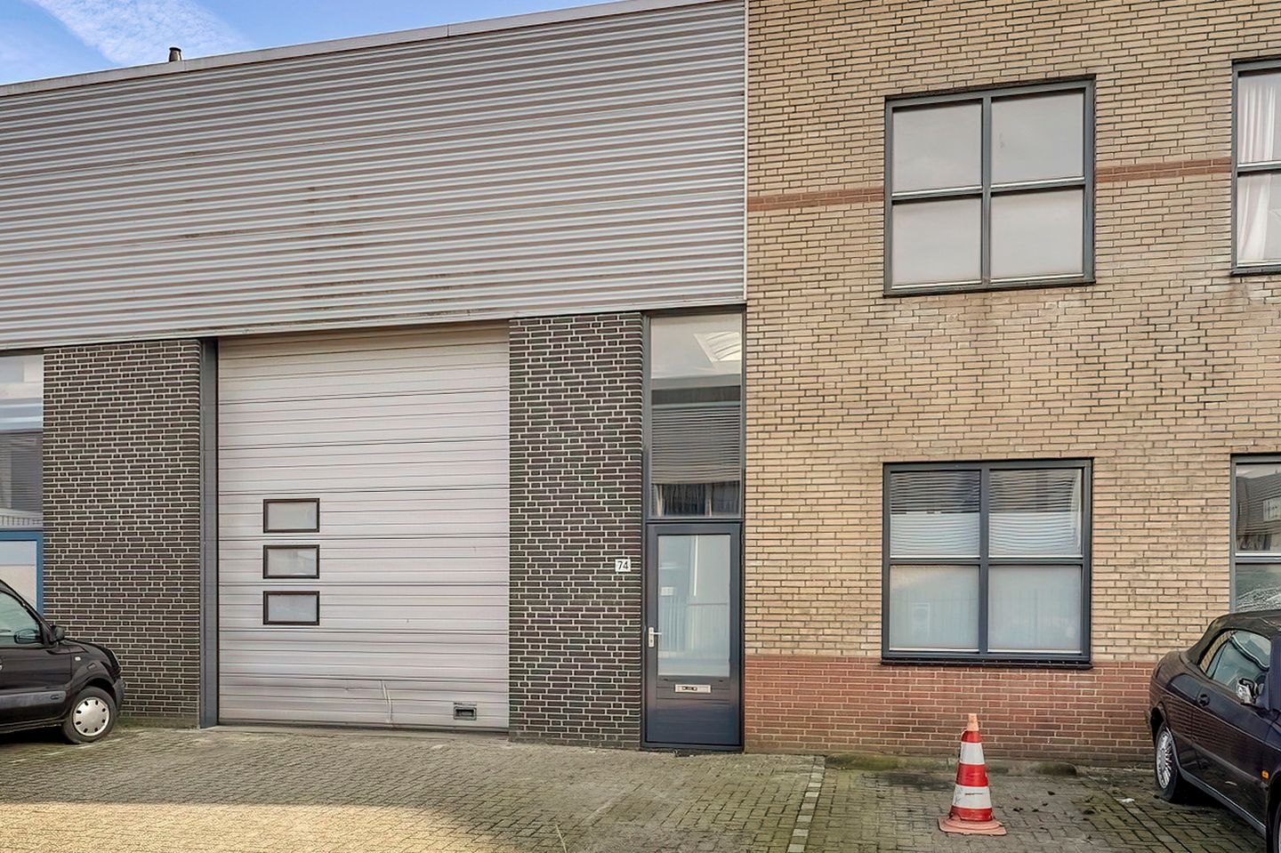 View photo 2 of Gieterij 74