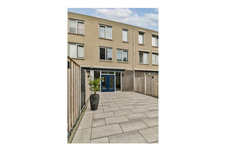 Photo 36 of mr. Verschuurstraat 33