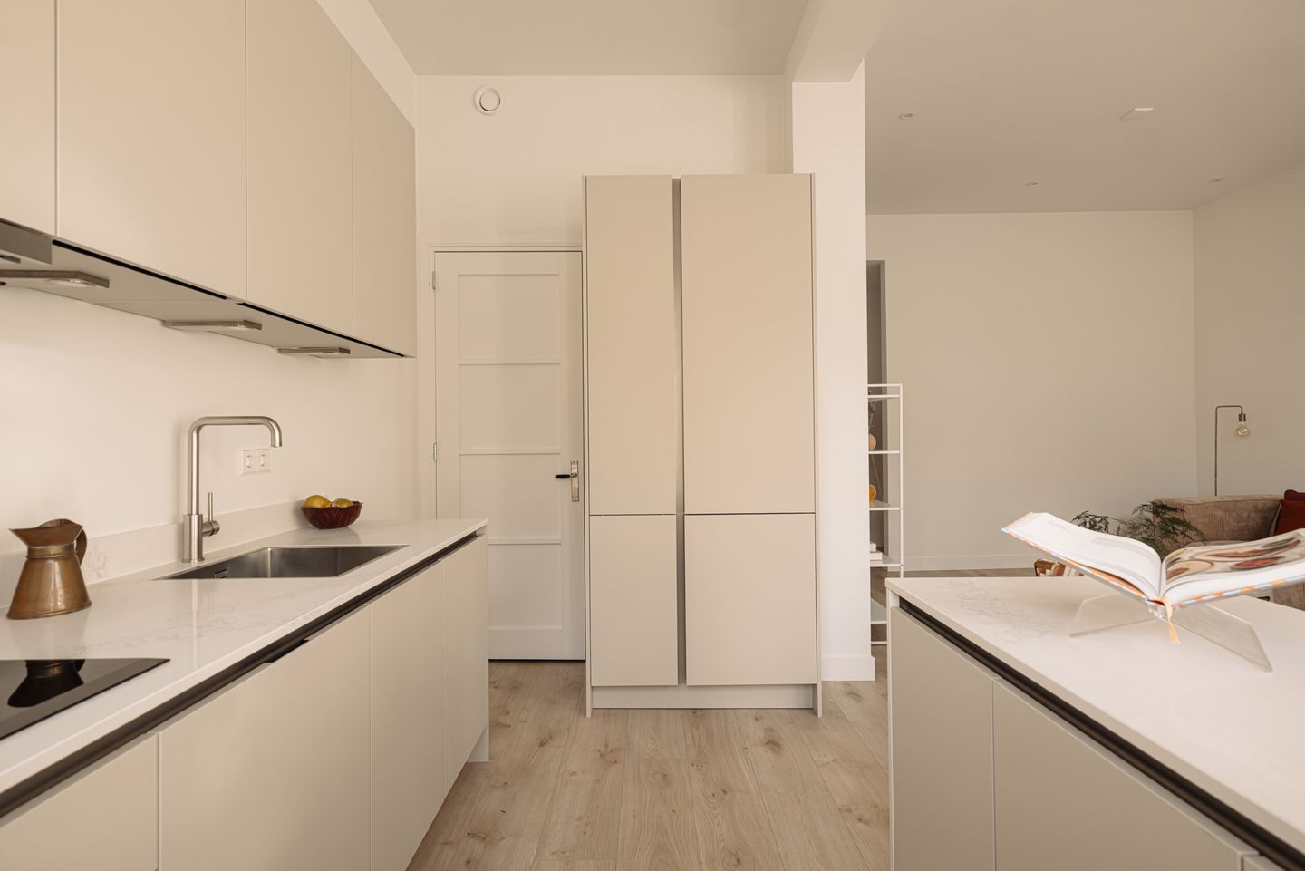 Photo 10 of Jan Luijkenstraat 6-2