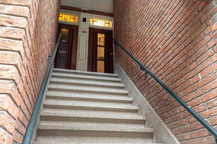 Foto 42 van Bisschopstraat 25-C