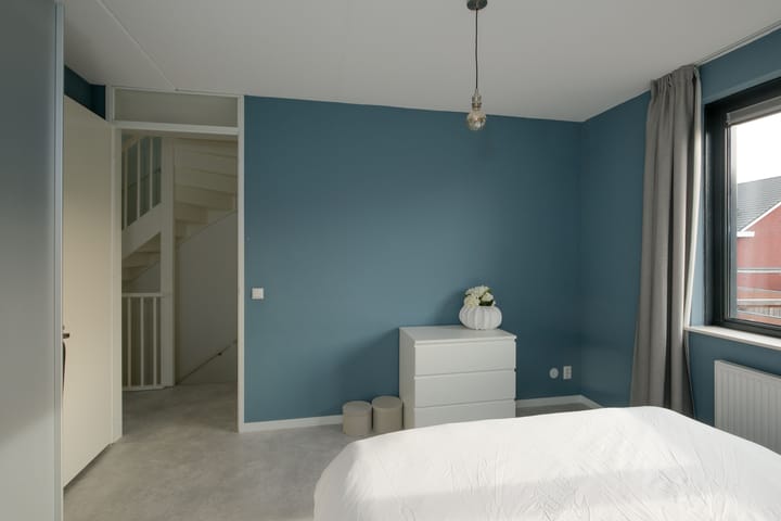 Photo 15 of Van Lunterenstraat 5