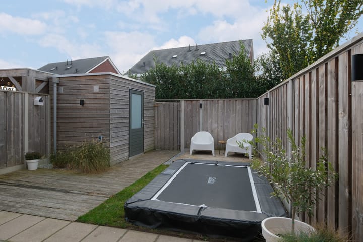 Photo 24 of Van Lunterenstraat 5