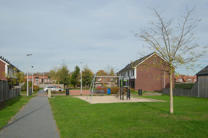 Photo 26 of Van Lunterenstraat 5