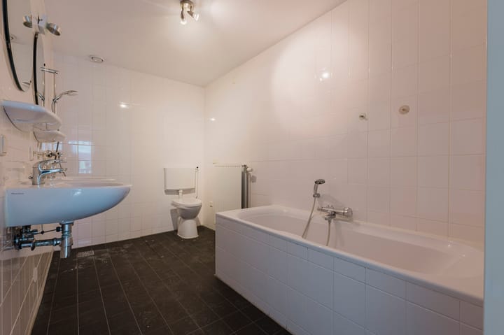 Photo 8 of Lekstraat 15-F