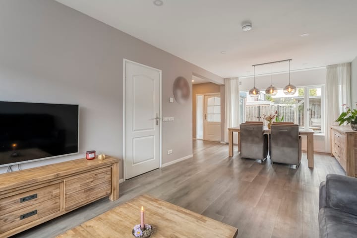 Foto 8 van Marsstraat 44