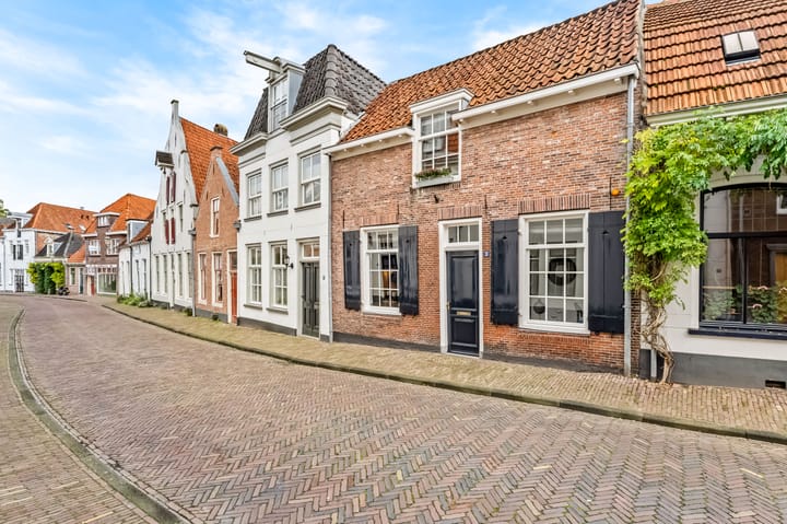 Photo 2 of Bloemendalsestraat 31