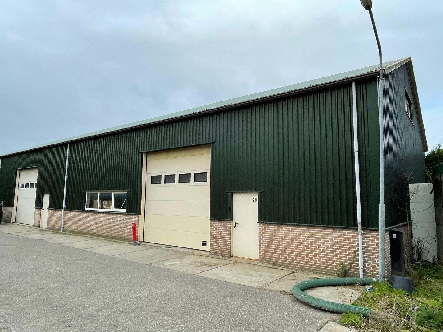 View photo 1 of Herenweg 21