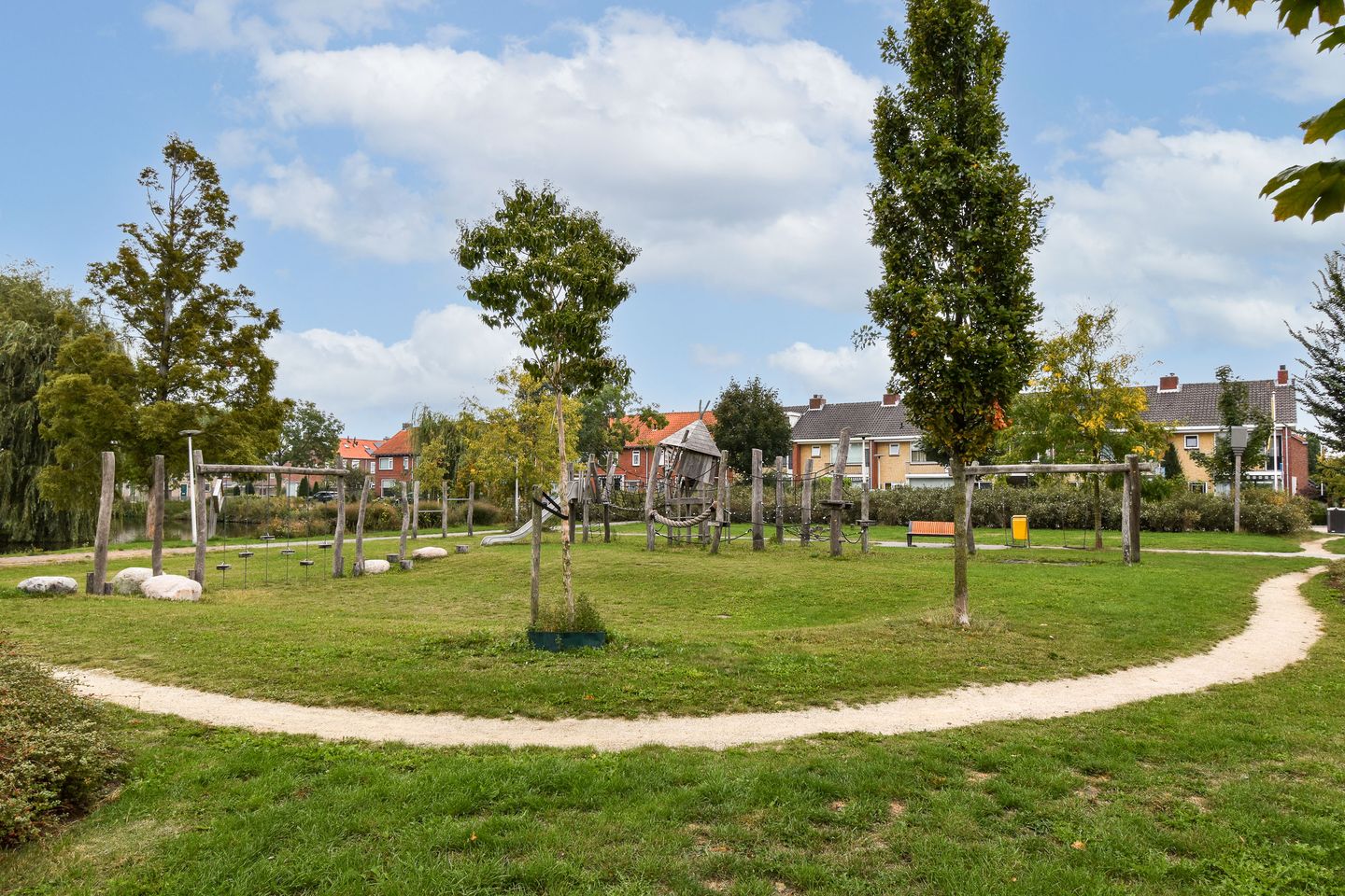 Photo 19 of de Ruijterstraat 12