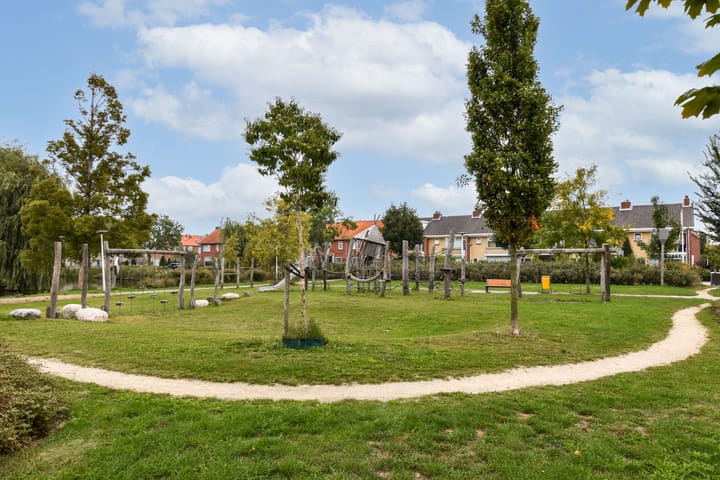 Photo 19 of de Ruijterstraat 12